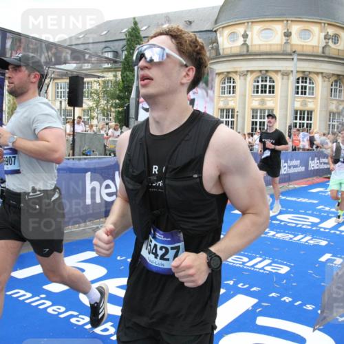 29.06.2025 - hella hamburg halbmarathon Michael Strokosch http://msf.ph/oto/8344249 29.06.2025 10:51:55 Ziel 2396, 2818, 2823, 2880, 4297, 5102, 8710, 8856, 9793, 9959, 12224, 13799, 15427, 15690, 16907, 17815, 17962, 19137 meine-sportfotos.de
