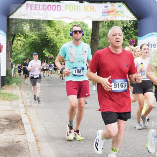 29.06.2025 - hella hamburg halbmarathon MichiJ http://msf.ph/oto/8344316 29.06.2025 10:40:27 Zwischen KM18-KM19 1061, 1499, 1549, 2074, 2082, 4770, 6511, 6512, 6628, 6897, 7177, 7274, 9065, 9163, 10895, 11551, 11588, 11589, 11604, 12155, 12712, 13147, 15430, 15502, 15690, 16477, 16986, 17130, 18831, 18915, 19244 meine-sportfotos.de