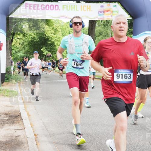 29.06.2025 - hella hamburg halbmarathon MichiJ http://msf.ph/oto/8344328 29.06.2025 10:40:27 Zwischen KM18-KM19 1061, 1499, 1549, 2074, 2082, 4770, 6511, 6512, 6628, 6897, 7177, 7274, 9065, 9163, 10895, 11551, 11588, 11589, 11604, 12155, 12712, 13147, 15430, 15502, 15690, 16477, 16986, 17130, 18831, 18915, 19244 meine-sportfotos.de