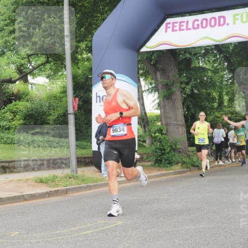 29.06.2025 - hella hamburg halbmarathon KatJ http://msf.ph/oto/8344375 29.06.2025 10:19:48 Zwischen KM18-KM19 3845 meine-sportfotos.de