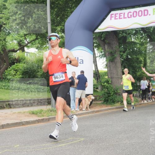 29.06.2025 - hella hamburg halbmarathon KatJ http://msf.ph/oto/8344416 29.06.2025 10:19:49 Zwischen KM18-KM19 3845 meine-sportfotos.de