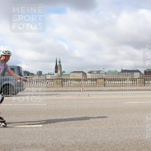 29.06.2025 - hella hamburg halbmarathon Lena Gebhardt http://msf.ph/oto/8344477 29.06.2025 09:09:08 Lombardsbrücke 82 meine-sportfotos.de