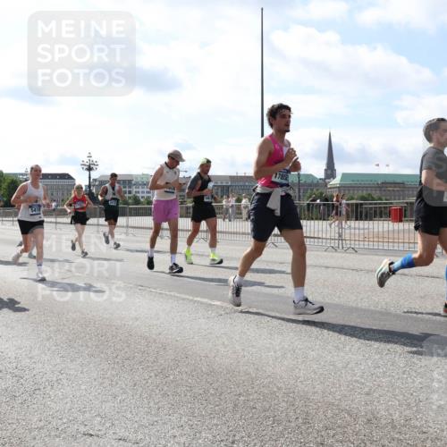 29.06.2025 - hella hamburg halbmarathon Lena Gebhardt http://msf.ph/oto/8344531 29.06.2025 10:00:49 Lombardsbrücke 17087, 478, 12787, 5418, 043, 17852, 1019, 1544, 1568, 1583, 1611, 1681, 1726, 2027, 2086, 2236, 2346, 2426, 2474, 2490, 2606, 2652, 2982, 3042, 3059, 3141, 3319, 3400, 3625, 3740, 3794, 3983, 4238, 4419, 4579, 4594, 4616, 4708, 4767, 4813, 4940, 4945, 5033, 5418, 5643, 5870, 6138, 6147, 6220, 6443, 6470, 6487, 6531, 6714, 6757, 7658, 7757, 7759, 7761, 8255, 8326, 8478, 8632, 8923, 9124, 9553, 9555, 9577, 10074, 10188, 10271, 10599 meine-sportfotos.de