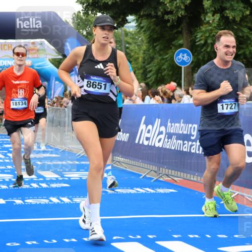 29.06.2025 - hella hamburg halbmarathon Strokosch-Dieckow http://msf.ph/oto/8344544 29.06.2025 10:53:23 Ziel 1061, 1499, 1683, 1727, 2070, 2074, 2354, 4065, 5866, 6198, 6629, 6942, 7312, 8651, 11068, 11844, 12490, 12909, 13912, 13997, 15681, 15838, 17710, 18134, 18901 meine-sportfotos.de
