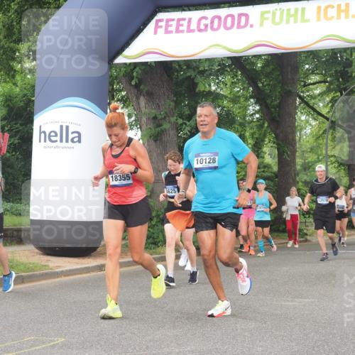 29.06.2025 - hella hamburg halbmarathon KatJ http://msf.ph/oto/8344608 29.06.2025 10:49:21 Zwischen KM18-KM19 1147, 1377, 3625 meine-sportfotos.de