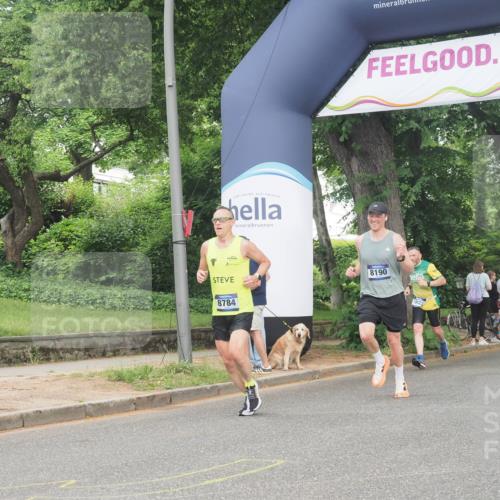 29.06.2025 - hella hamburg halbmarathon KatJ http://msf.ph/oto/8344612 29.06.2025 10:19:50 Zwischen KM18-KM19 3845, 8190 meine-sportfotos.de
