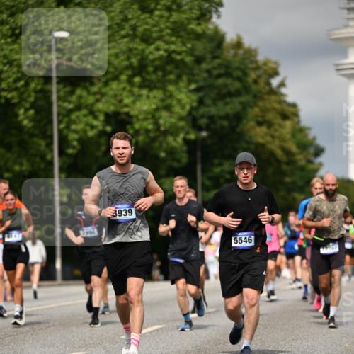 29.06.2025 - hella hamburg halbmarathon Dr. Thomas Lammeyer http://msf.ph/oto/8344681 29.06.2025 10:18:15 Kennedybrücke 1131, 1406, 2990, 3020, 3154, 3728, 3756, 3834, 3939, 5191, 5546, 5670, 6028, 6083, 6089, 7209, 7442, 7802, 7840, 7991, 8001, 8147, 8409, 9663, 9845, 10610, 11355 meine-sportfotos.de