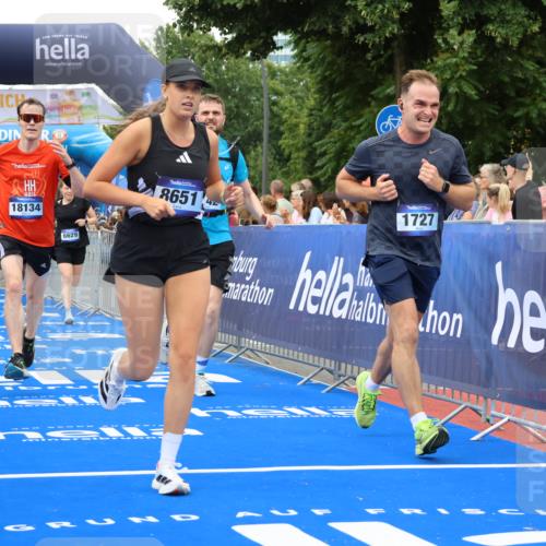 29.06.2025 - hella hamburg halbmarathon Strokosch-Dieckow http://msf.ph/oto/8344701 29.06.2025 10:53:23 Ziel 1061, 1499, 1683, 1727, 2070, 2074, 2354, 4065, 5866, 6198, 6629, 6942, 7312, 8651, 11068, 11844, 12490, 12909, 13912, 13997, 15681, 15838, 17710, 18134, 18901 meine-sportfotos.de