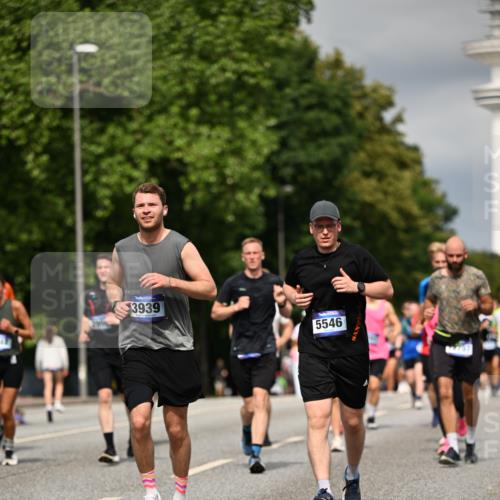 29.06.2025 - hella hamburg halbmarathon Dr. Thomas Lammeyer http://msf.ph/oto/8344721 29.06.2025 10:18:15 Kennedybrücke 1131, 1406, 2990, 3020, 3154, 3728, 3756, 3834, 3939, 5191, 5546, 5670, 6028, 6083, 6089, 7209, 7442, 7802, 7840, 7991, 8001, 8147, 8409, 9663, 9845, 10610, 11355 meine-sportfotos.de