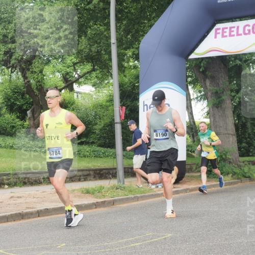 29.06.2025 - hella hamburg halbmarathon KatJ http://msf.ph/oto/8344731 29.06.2025 10:19:51 Zwischen KM18-KM19 3845, 8190, 8318 meine-sportfotos.de