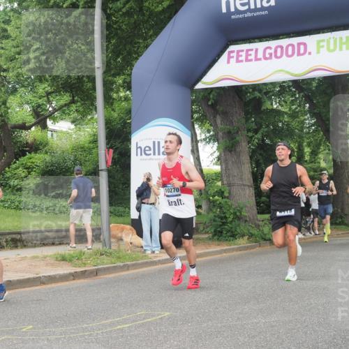 29.06.2025 - hella hamburg halbmarathon KatJ http://msf.ph/oto/8344812 29.06.2025 10:19:52 Zwischen KM18-KM19 3845, 8190, 8318 meine-sportfotos.de