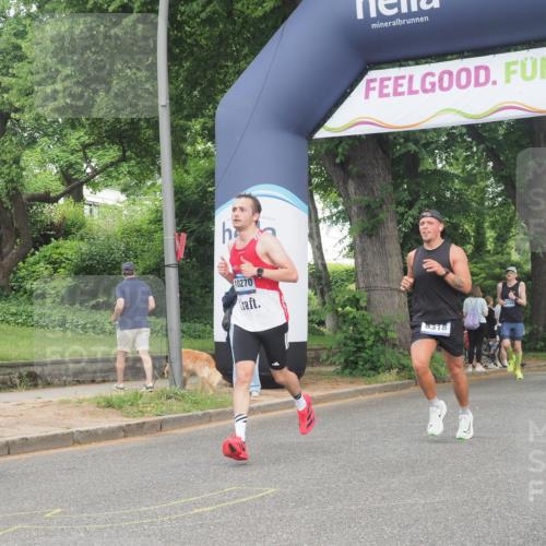29.06.2025 - hella hamburg halbmarathon KatJ http://msf.ph/oto/8344836 29.06.2025 10:19:53 Zwischen KM18-KM19 2689, 8190, 8318 meine-sportfotos.de