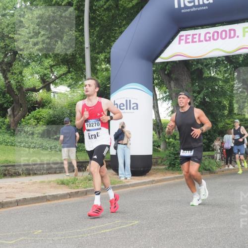 29.06.2025 - hella hamburg halbmarathon KatJ http://msf.ph/oto/8344877 29.06.2025 10:19:53 Zwischen KM18-KM19 2689, 8190, 8318 meine-sportfotos.de