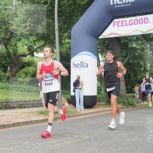 29.06.2025 - hella hamburg halbmarathon KatJ http://msf.ph/oto/8344890 29.06.2025 10:19:53 Zwischen KM18-KM19 2689, 8190, 8318 meine-sportfotos.de