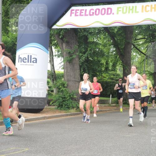 29.06.2025 - hella hamburg halbmarathon KatJ http://msf.ph/oto/8344898 29.06.2025 10:49:25 Zwischen KM18-KM19 1147, 3625, 5058, 5379 meine-sportfotos.de