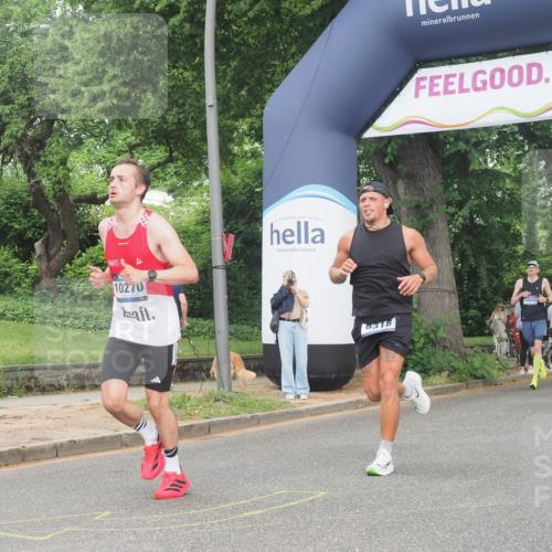 29.06.2025 - hella hamburg halbmarathon KatJ http://msf.ph/oto/8344916 29.06.2025 10:19:53 Zwischen KM18-KM19 2689, 8190, 8318 meine-sportfotos.de