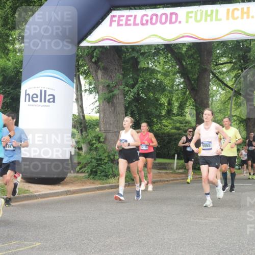 29.06.2025 - hella hamburg halbmarathon KatJ http://msf.ph/oto/8344928 29.06.2025 10:49:25 Zwischen KM18-KM19 1147, 3625, 5058, 5379 meine-sportfotos.de
