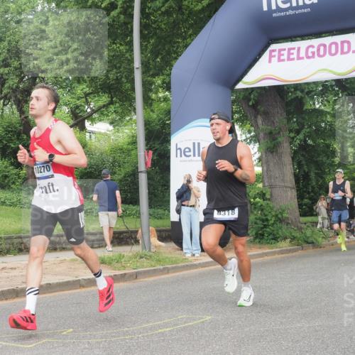 29.06.2025 - hella hamburg halbmarathon KatJ http://msf.ph/oto/8344942 29.06.2025 10:19:53 Zwischen KM18-KM19 2689, 8190, 8318 meine-sportfotos.de