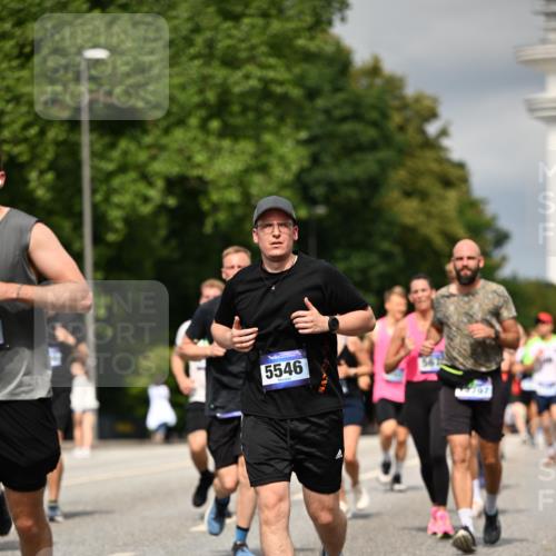 29.06.2025 - hella hamburg halbmarathon Dr. Thomas Lammeyer http://msf.ph/oto/8344968 29.06.2025 10:18:16 Kennedybrücke 1131, 1406, 2990, 3020, 3154, 3728, 3756, 3834, 3939, 5191, 5546, 5670, 6028, 6083, 6089, 7209, 7442, 7802, 7840, 7991, 8001, 8147, 8409, 9663, 9845, 10610, 10977, 11355 meine-sportfotos.de