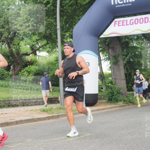 29.06.2025 - hella hamburg halbmarathon KatJ http://msf.ph/oto/8344983 29.06.2025 10:19:53 Zwischen KM18-KM19 2689, 8190, 8318 meine-sportfotos.de