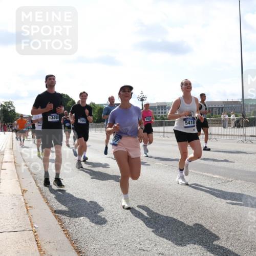 29.06.2025 - hella hamburg halbmarathon Lena Gebhardt http://msf.ph/oto/8344987 29.06.2025 10:00:51 Lombardsbrücke 1162, 13498, 17087, 3983, 5418, 1544, 1568, 1583, 1611, 1681, 1726, 2236, 2346, 2426, 2474, 2490, 2982, 3042, 3059, 3141, 3400, 3625, 3740, 3794, 3983, 4238, 4419, 4579, 4616, 4708, 4767, 4940, 4945, 5033, 5418, 5643, 5870, 6138, 6147, 6220, 6443, 6487, 6531, 6714, 6757, 6835, 7658, 7757, 7759, 7761, 8255, 8326, 8478, 8632, 8923, 9124, 9553, 9555, 9577, 9932, 10074, 10188, 10271, 10599 meine-sportfotos.de