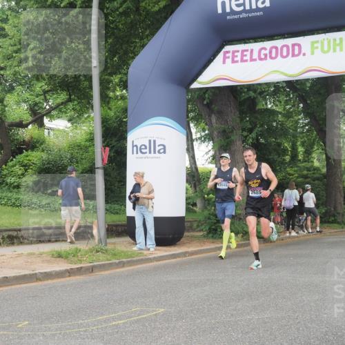 29.06.2025 - hella hamburg halbmarathon KatJ http://msf.ph/oto/8345016 29.06.2025 10:19:54 Zwischen KM18-KM19 2689, 8190, 8318 meine-sportfotos.de