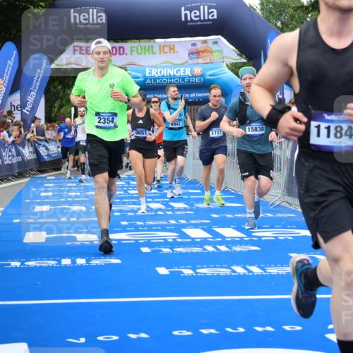 29.06.2025 - hella hamburg halbmarathon Strokosch-Dieckow http://msf.ph/oto/8345021 29.06.2025 10:53:21 Ziel 1683, 1727, 2074, 2354, 4065, 6198, 6629, 6942, 7312, 8651, 9142, 11068, 11844, 12490, 12875, 12909, 13912, 13997, 15179, 15681, 15838, 18134, 18901 meine-sportfotos.de