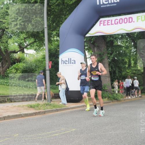29.06.2025 - hella hamburg halbmarathon KatJ http://msf.ph/oto/8345084 29.06.2025 10:19:55 Zwischen KM18-KM19 2689, 8190, 8318 meine-sportfotos.de
