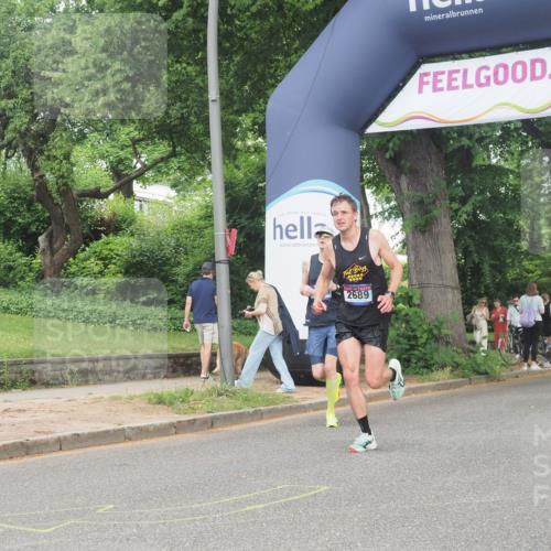 29.06.2025 - hella hamburg halbmarathon KatJ http://msf.ph/oto/8345147 29.06.2025 10:19:55 Zwischen KM18-KM19 2689, 8190, 8318 meine-sportfotos.de