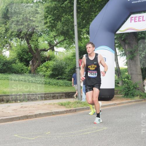 29.06.2025 - hella hamburg halbmarathon KatJ http://msf.ph/oto/8345249 29.06.2025 10:19:55 Zwischen KM18-KM19 2689, 8190, 8318 meine-sportfotos.de