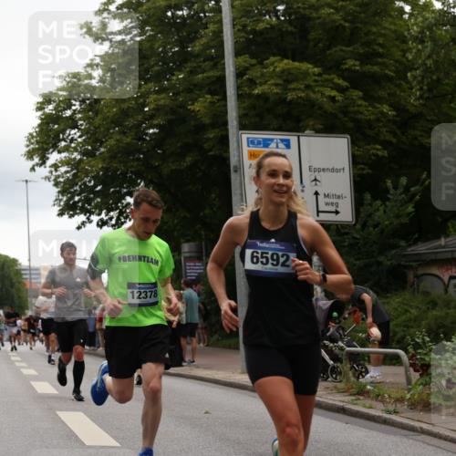 29.06.2025 - hella hamburg halbmarathon Yannick Fuchs http://msf.ph/oto/8345250 29.06.2025 10:52:23 20KM 1319, 1833, 2159, 2250, 2619, 2656, 2711, 2996, 3251, 4550, 4708, 4767, 5277, 5675, 6138, 6147, 6592, 7082, 7659, 7856, 8089, 9230, 9553, 9555, 10020, 10268, 10319, 10518, 10703, 11394, 11605, 11808, 11846, 12378, 12495, 12734, 12735, 12879, 13287, 13512, 13654, 13694, 14355, 14673, 15197, 15434, 15527, 16189, 17531, 17665, 17814, 17827, 17967, 18727, 18985 meine-sportfotos.de