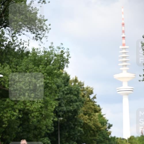 29.06.2025 - hella hamburg halbmarathon Dr. Thomas Lammeyer http://msf.ph/oto/8345278 29.06.2025 10:40:38 Kennedybrücke 1008, 1010, 1102, 1183, 1224, 1284, 3243, 3401, 3699, 3990, 4245, 4902, 4937, 5171, 5240, 5246, 5540, 5747, 5919, 6417, 8530, 8581, 9229, 9295, 9432, 9694, 9701, 10336, 10341, 10531, 10577, 10984 meine-sportfotos.de