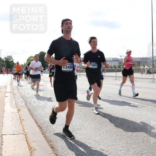 29.06.2025 - hella hamburg halbmarathon Lena Gebhardt http://msf.ph/oto/8345297 29.06.2025 10:00:51 Lombardsbrücke 1340, 13498, 17087, 17268, 1544, 1568, 1583, 1611, 1681, 1726, 2236, 2346, 2426, 2474, 2490, 2982, 3042, 3059, 3141, 3400, 3625, 3740, 3794, 3983, 4238, 4419, 4579, 4616, 4708, 4767, 4940, 4945, 5033, 5418, 5643, 5870, 6138, 6147, 6220, 6443, 6487, 6531, 6714, 6757, 6835, 7658, 7757, 7759, 7761, 8255, 8326, 8478, 8632, 8923, 9124, 9553, 9555, 9577, 9932, 10074, 10188, 10271, 10599 meine-sportfotos.de