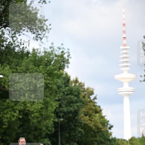29.06.2025 - hella hamburg halbmarathon Dr. Thomas Lammeyer http://msf.ph/oto/8345300 29.06.2025 10:40:38 Kennedybrücke 1008, 1010, 1102, 1183, 1224, 1284, 3243, 3401, 3699, 3990, 4245, 4902, 4937, 5171, 5240, 5246, 5540, 5747, 5919, 6417, 8530, 8581, 9229, 9295, 9432, 9694, 9701, 10336, 10341, 10531, 10577, 10984 meine-sportfotos.de