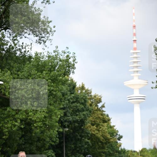 29.06.2025 - hella hamburg halbmarathon Dr. Thomas Lammeyer http://msf.ph/oto/8345307 29.06.2025 10:40:38 Kennedybrücke 1008, 1010, 1102, 1183, 1224, 1284, 3243, 3401, 3699, 3990, 4245, 4902, 4937, 5171, 5240, 5246, 5540, 5747, 5919, 6417, 8530, 8581, 9229, 9295, 9432, 9694, 9701, 10336, 10341, 10531, 10577, 10984 meine-sportfotos.de