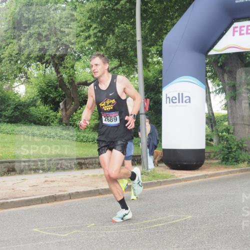 29.06.2025 - hella hamburg halbmarathon KatJ http://msf.ph/oto/8345341 29.06.2025 10:19:56 Zwischen KM18-KM19 2689, 8190, 8318 meine-sportfotos.de