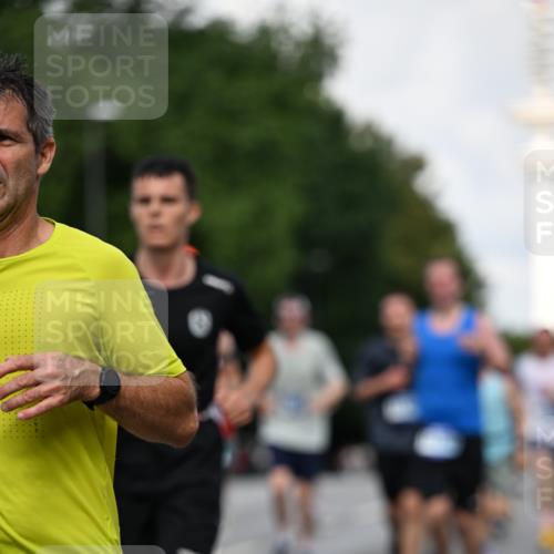 29.06.2025 - hella hamburg halbmarathon Dr. Thomas Lammeyer http://msf.ph/oto/8345347 29.06.2025 09:56:05 Kennedybrücke 1057, 1139, 1169, 1220, 1415, 1512, 1604, 3305, 4080, 4565, 4871, 4915, 5007, 5011, 5336, 6373, 6711, 7185, 7432, 7451, 7710, 7865, 7961, 8467, 8564, 8852, 9444, 10099, 10251, 10493, 10691, 10741 meine-sportfotos.de
