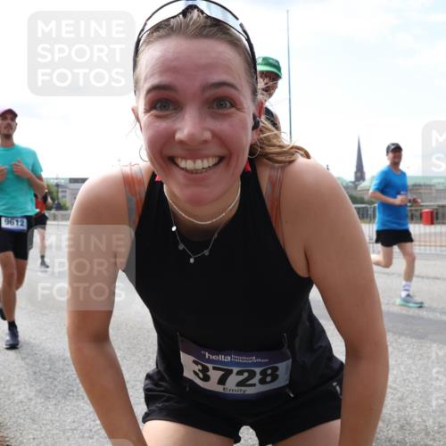 29.06.2025 - hella hamburg halbmarathon Lena Gebhardt http://msf.ph/oto/8345352 29.06.2025 10:13:34 Lombardsbrücke 9612, 3728, 1007, 1131, 1747, 1859, 2055, 2359, 2721, 2904, 2961, 2987, 3218, 3360, 3728, 3729, 4001, 4187, 4795, 4950, 5232, 5546, 5631, 5719, 6026, 6489, 6717, 6724, 7346, 7446, 7447, 7460, 7462, 7913, 8279, 8673, 8913, 9128, 9527, 9612, 9631, 10977, 11441, 12313, 12492, 12797, 12928, 12929, 13331, 13928, 15085, 15663, 15721, 15722, 15922, 16030, 16255, 16437, 16491, 17472, 17474, 17988, 18048, 18222, 18231, 18732 meine-sportfotos.de