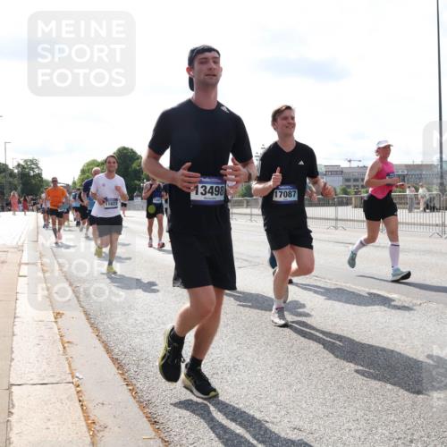 29.06.2025 - hella hamburg halbmarathon Lena Gebhardt http://msf.ph/oto/8345356 29.06.2025 10:00:52 Lombardsbrücke 11623, 1340, 13498, 17087, 1544, 1568, 1583, 1611, 1681, 1726, 2236, 2426, 2474, 2490, 2982, 3042, 3059, 3141, 3400, 3625, 3740, 3794, 3983, 4238, 4419, 4579, 4616, 4708, 4767, 4940, 4945, 5033, 5418, 5643, 5870, 6138, 6147, 6220, 6443, 6487, 6531, 6714, 6757, 6835, 7658, 7757, 7759, 7761, 8255, 8326, 8478, 8632, 8923, 9124, 9553, 9555, 9577, 9932, 10074, 10188, 10271, 10599 meine-sportfotos.de
