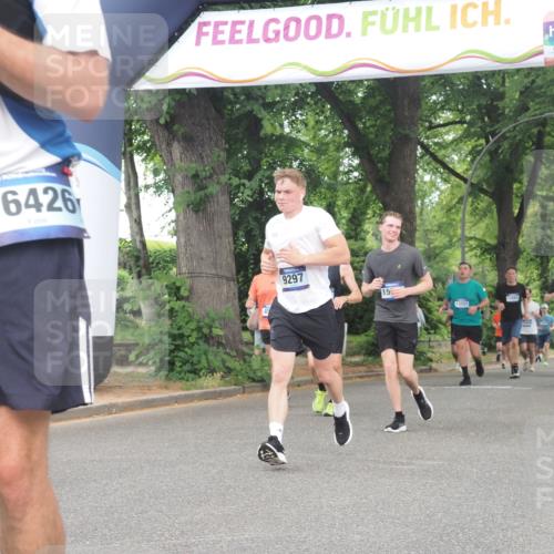 29.06.2025 - hella hamburg halbmarathon KatJ http://msf.ph/oto/8345371 29.06.2025 10:49:30 Zwischen KM18-KM19 1184, 2661, 4511, 5058, 5379, 6142 meine-sportfotos.de