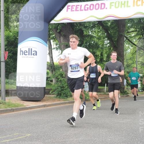 29.06.2025 - hella hamburg halbmarathon KatJ http://msf.ph/oto/8345471 29.06.2025 10:49:30 Zwischen KM18-KM19 1184, 2661, 4511, 5058, 5379, 6142 meine-sportfotos.de