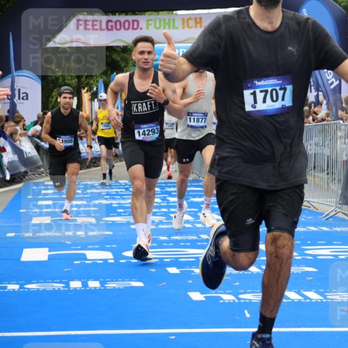 29.06.2025 - hella hamburg halbmarathon Strokosch-Dieckow http://msf.ph/oto/8345481 29.06.2025 10:32:35 Ziel 1707, 1990, 7965, 11877, 12987, 13199, 13961, 14293, 14908, 16619, 17117, 17151, 18135, 18562, 18563 meine-sportfotos.de