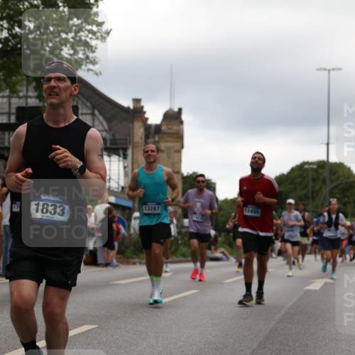 29.06.2025 - hella hamburg halbmarathon Yannick Fuchs http://msf.ph/oto/8345492 29.06.2025 10:52:24 20KM 1319, 1833, 2159, 2250, 2619, 2656, 2711, 2996, 3251, 4550, 4708, 4767, 5277, 5675, 6138, 6147, 6592, 7082, 7659, 7856, 8089, 9230, 9553, 9555, 10020, 10268, 10319, 10518, 10703, 11394, 11605, 11808, 11846, 12378, 12495, 12734, 12735, 12879, 13287, 13512, 13654, 13694, 14355, 14673, 15197, 15434, 15527, 16189, 17531, 17665, 17814, 17827, 17839, 17967, 18727, 18985 meine-sportfotos.de