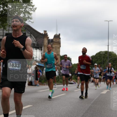 29.06.2025 - hella hamburg halbmarathon Yannick Fuchs http://msf.ph/oto/8345531 29.06.2025 10:52:24 20KM 1319, 1833, 2159, 2250, 2619, 2656, 2711, 2996, 3251, 4550, 4708, 4767, 5277, 5675, 6138, 6147, 6592, 7082, 7659, 7856, 8089, 9230, 9553, 9555, 10020, 10268, 10319, 10518, 10703, 11394, 11605, 11808, 11846, 12378, 12495, 12734, 12735, 12879, 13287, 13512, 13654, 13694, 14355, 14673, 15197, 15434, 15527, 16189, 17531, 17665, 17814, 17827, 17839, 17967, 18727, 18985 meine-sportfotos.de