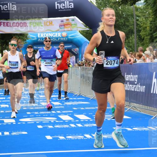 29.06.2025 - hella hamburg halbmarathon Strokosch-Dieckow http://msf.ph/oto/8345536 29.06.2025 10:53:17 Ziel 1683, 1727, 2074, 2354, 4065, 6198, 6942, 7312, 7383, 8273, 8361, 8651, 9142, 11844, 12490, 12875, 13997, 15179, 15681, 15838, 16929, 16986, 18134, 18901 meine-sportfotos.de