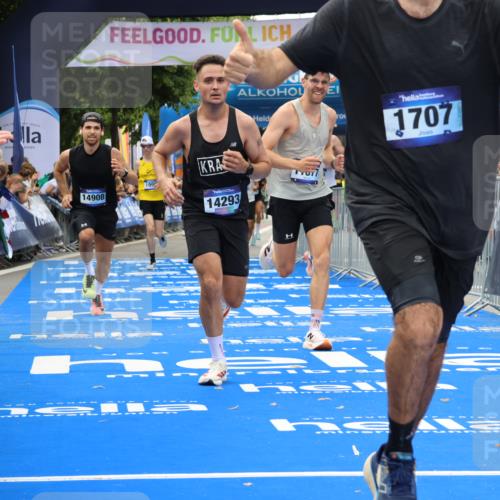 29.06.2025 - hella hamburg halbmarathon Strokosch-Dieckow http://msf.ph/oto/8345600 29.06.2025 10:32:35 Ziel 1707, 1990, 7965, 11877, 12987, 13199, 13961, 14293, 14908, 16619, 17117, 17151, 18135, 18562, 18563 meine-sportfotos.de