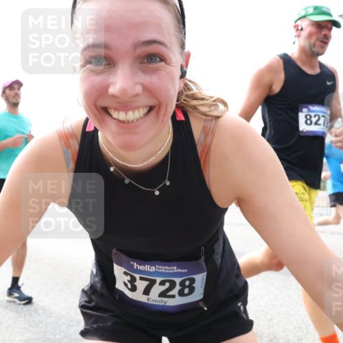 29.06.2025 - hella hamburg halbmarathon Lena Gebhardt http://msf.ph/oto/8345614 29.06.2025 10:13:34 Lombardsbrücke 3728, 827, 1007, 1131, 1747, 1859, 2055, 2359, 2721, 2904, 2961, 2987, 3218, 3360, 3728, 3729, 4001, 4187, 4795, 4950, 5232, 5546, 5631, 5719, 6026, 6489, 6717, 6724, 7346, 7446, 7447, 7460, 7462, 7913, 8279, 8673, 8913, 9128, 9527, 9612, 9631, 10977, 11441, 12313, 12492, 12797, 12928, 12929, 13331, 13928, 15085, 15663, 15721, 15722, 15922, 16030, 16255, 16437, 16491, 17472, 17474, 17988, 18048, 18222, 18231, 18732 meine-sportfotos.de