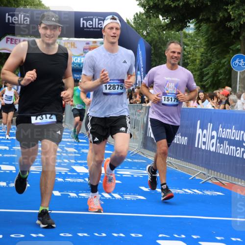 29.06.2025 - hella hamburg halbmarathon Strokosch-Dieckow http://msf.ph/oto/8345620 29.06.2025 10:53:15 Ziel 1683, 1727, 2074, 2111, 2354, 4065, 7312, 7383, 8273, 8361, 8651, 9142, 11844, 12490, 12875, 15179, 15681, 15838, 16929, 16986, 18134, 18901 meine-sportfotos.de