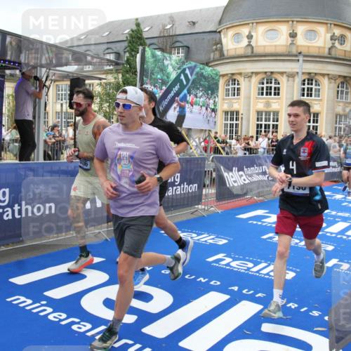 29.06.2025 - hella hamburg halbmarathon Michael Strokosch http://msf.ph/oto/8345630 29.06.2025 10:52:06 Ziel 2595, 4033, 5336, 5378, 6390, 7130, 7409, 7724, 7732, 8413, 8977, 10057, 12580, 15356, 15506, 15829, 16179, 16666, 17978, 18869 meine-sportfotos.de