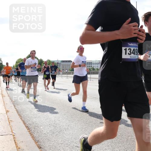 29.06.2025 - hella hamburg halbmarathon Lena Gebhardt http://msf.ph/oto/8345639 29.06.2025 10:00:52 Lombardsbrücke 6757, 11623, 13407, 5033, 1349, 7087, 1544, 1568, 1583, 1611, 1681, 1726, 2236, 2426, 2474, 2490, 2982, 3042, 3059, 3141, 3400, 3625, 3740, 3794, 3983, 4238, 4419, 4579, 4616, 4708, 4767, 4940, 4945, 5033, 5418, 5643, 5870, 6138, 6147, 6220, 6443, 6487, 6531, 6714, 6757, 6835, 7658, 7757, 7759, 7761, 8255, 8326, 8478, 8632, 8923, 9124, 9553, 9555, 9577, 9932, 10074, 10188, 10271, 10599 meine-sportfotos.de
